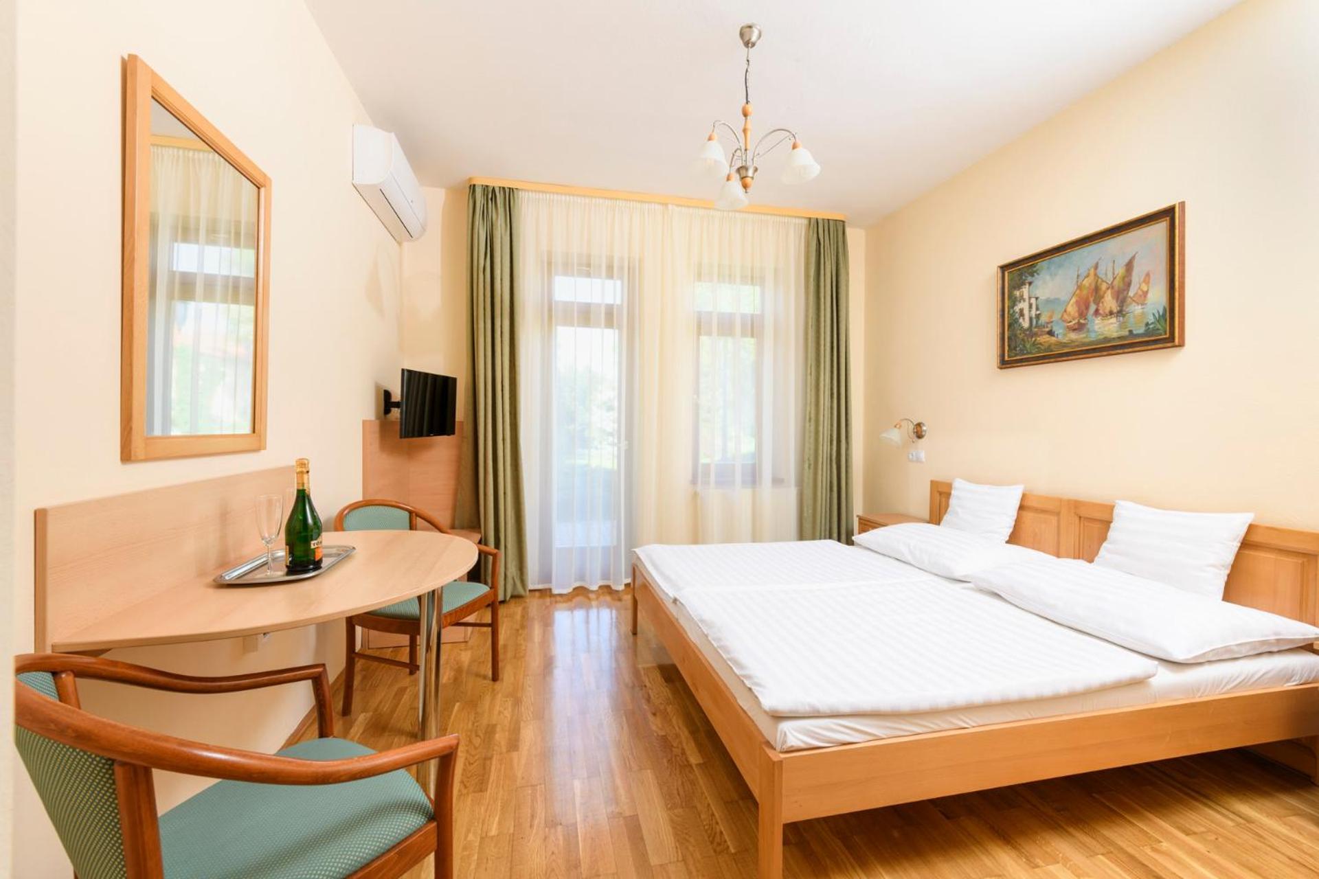 Ametiszt Hotel Harkány Extérieur photo